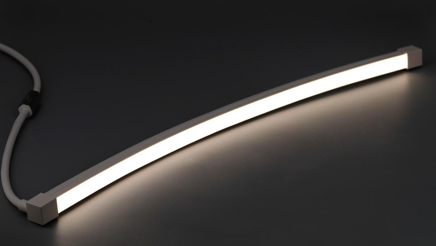 防水 LED 灯带 IP65 和 IP67 的区别：不同户外环境适配方案